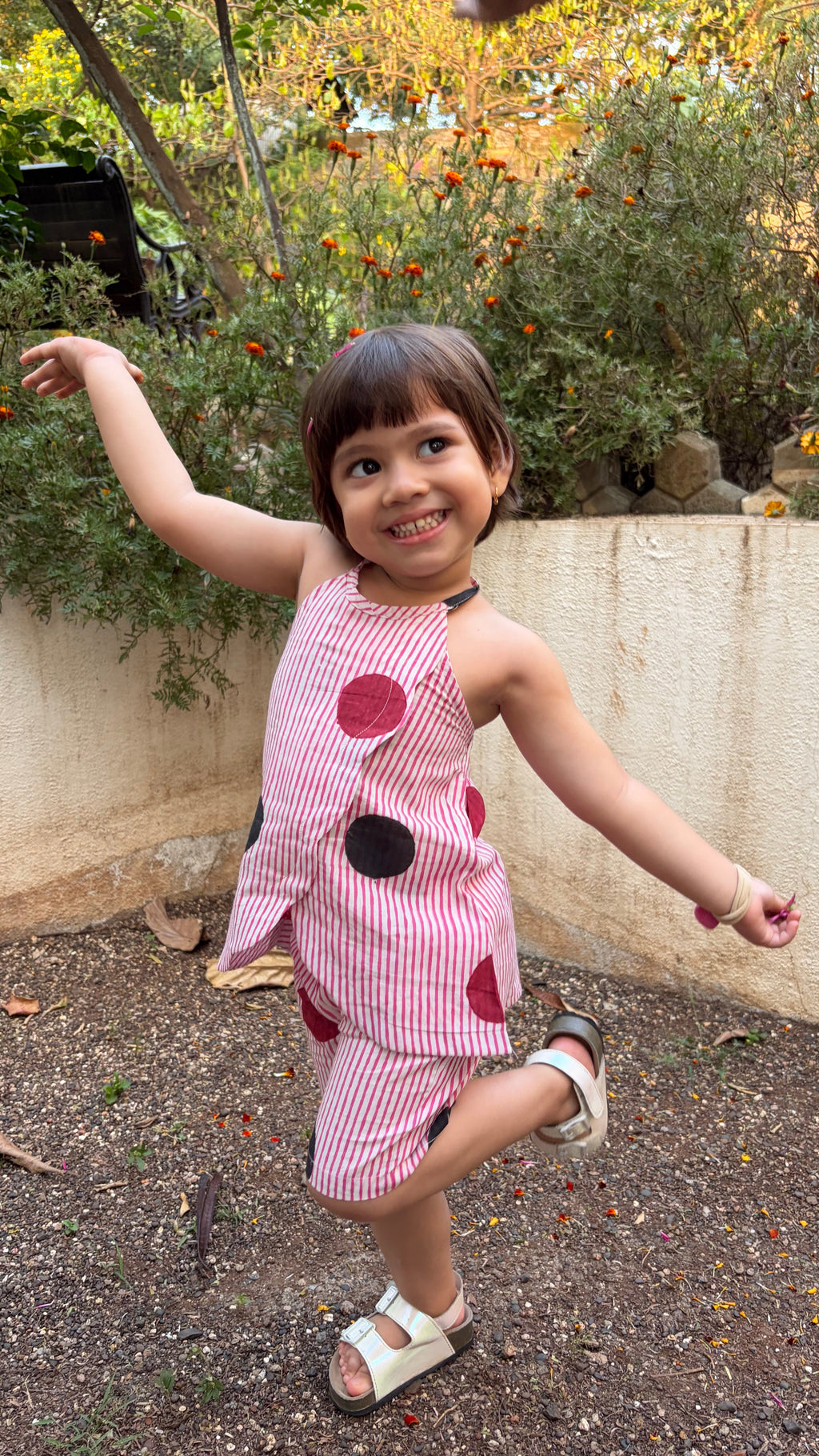 Girls halter top with short pant