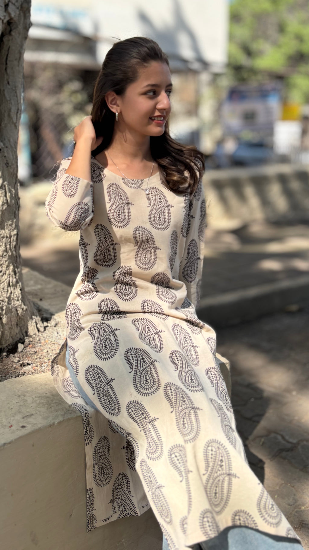 Combo of 2 Long Kurti 3/4 sleeves (With sling bag)