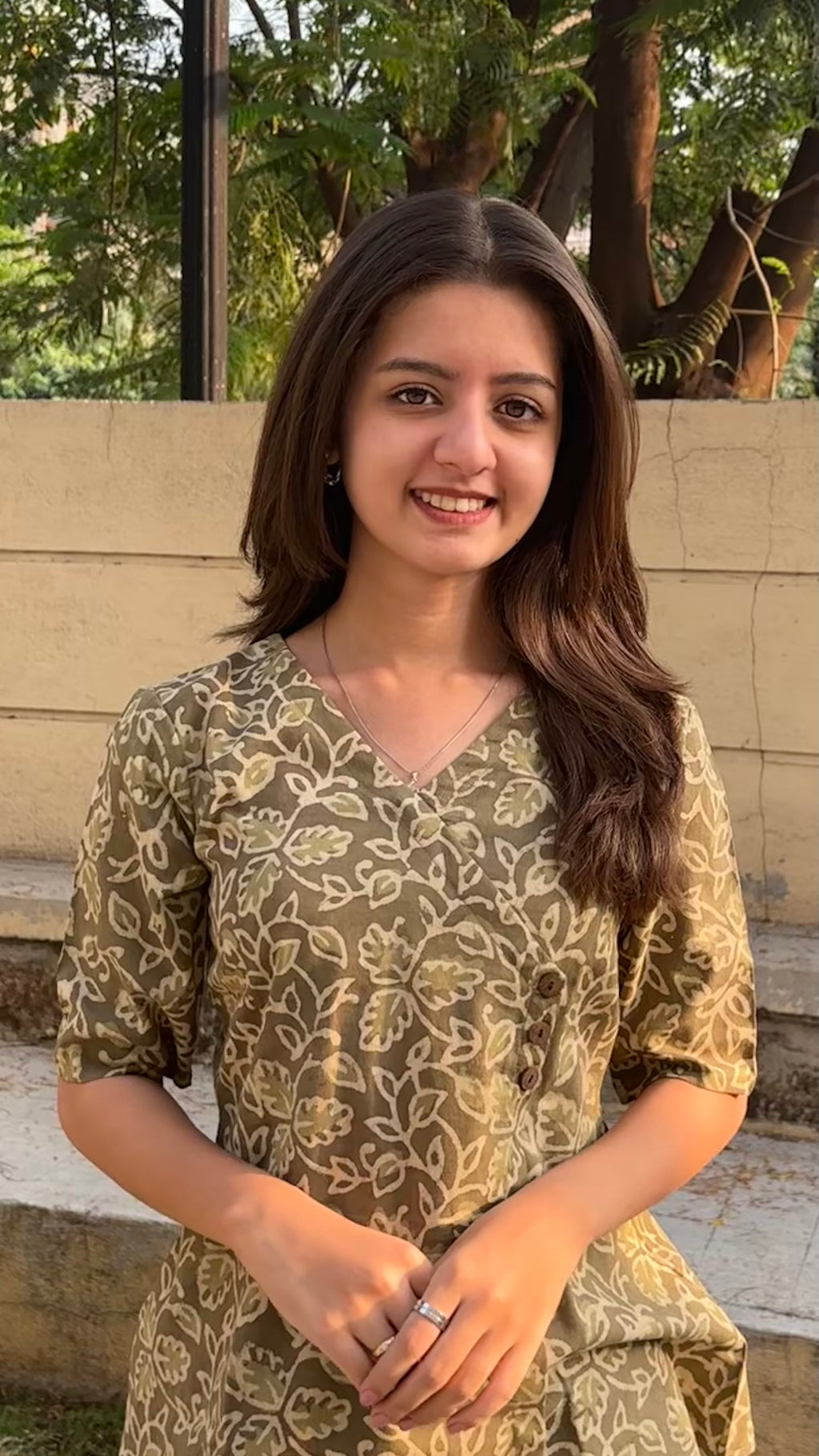 Green Dabu print short top