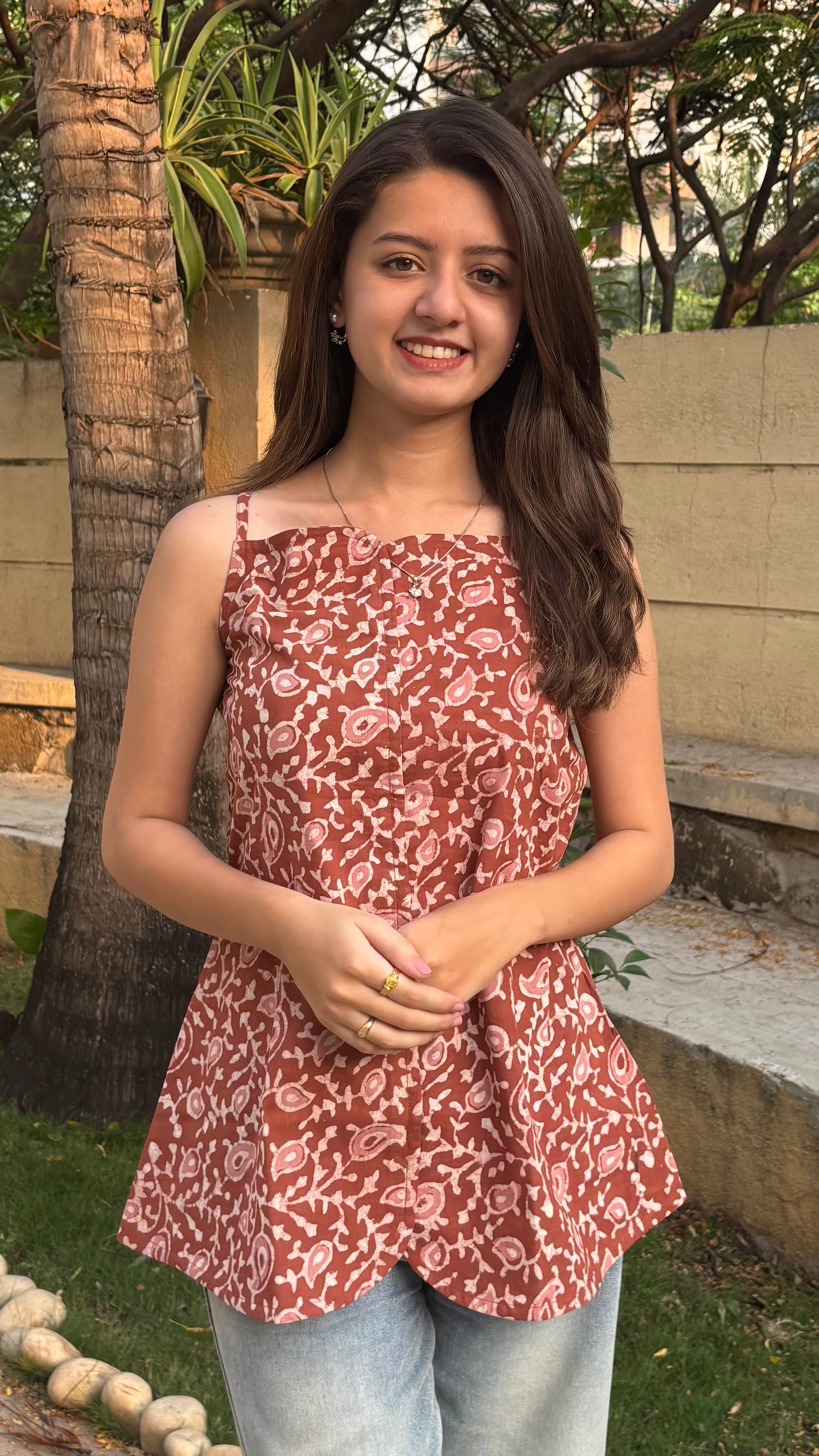 Brick Red Dabu print short top