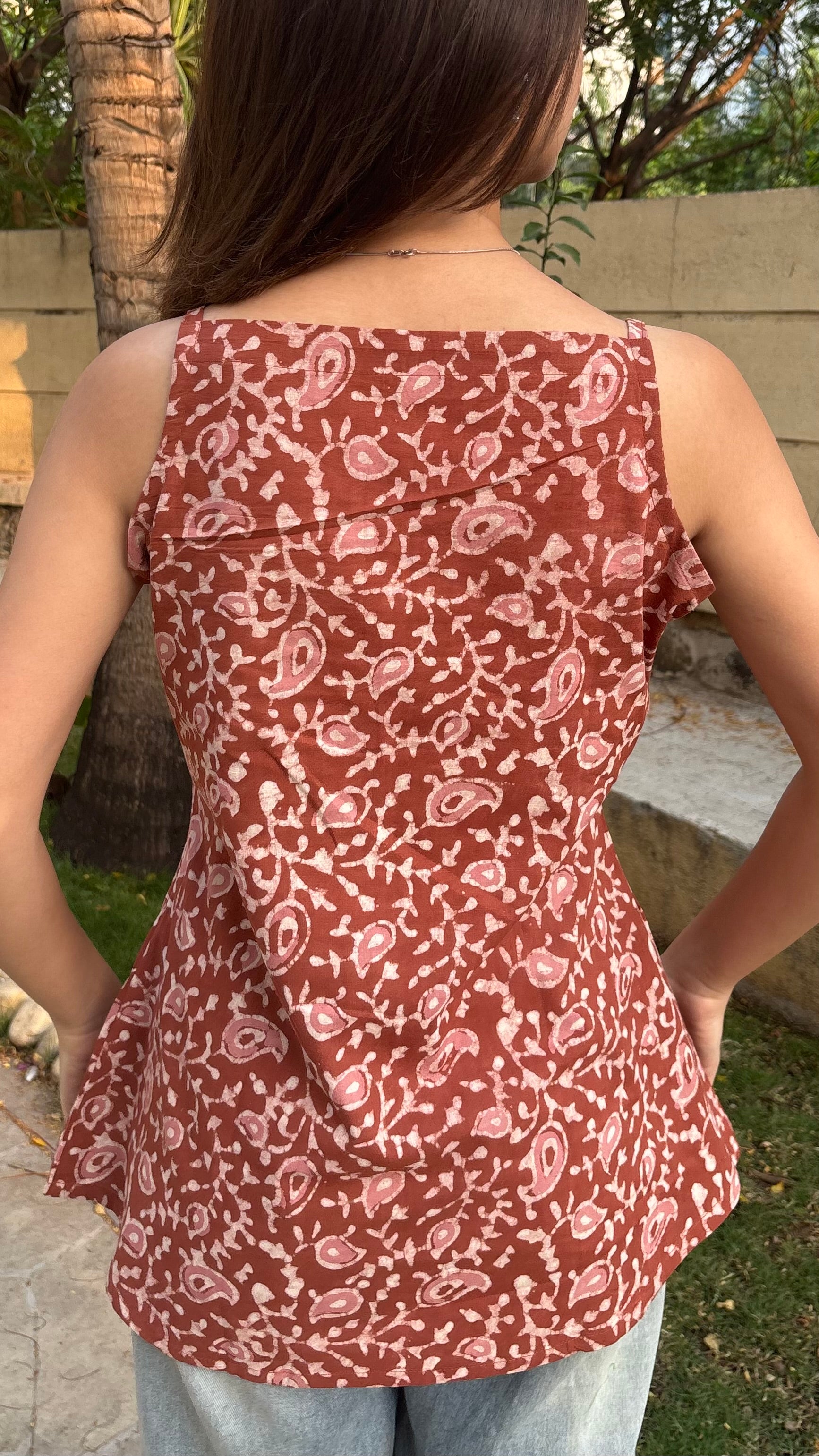 Brick Red Dabu print short top