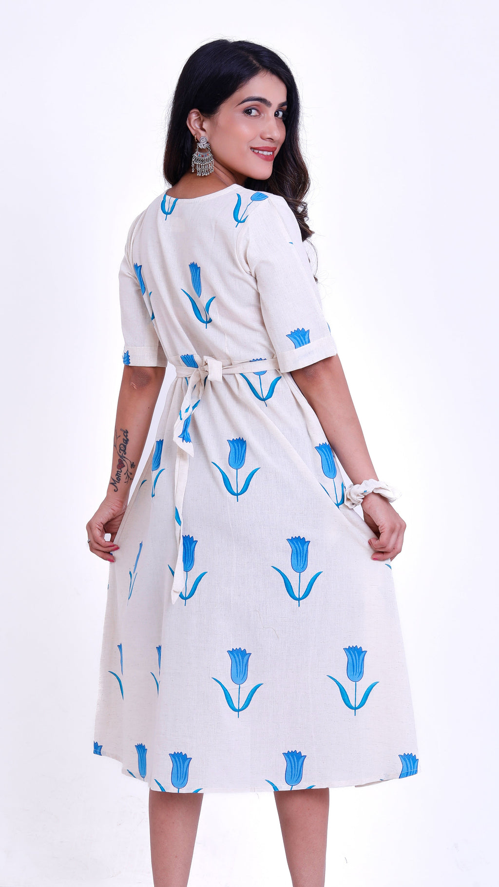 One piece Blue floral motifs